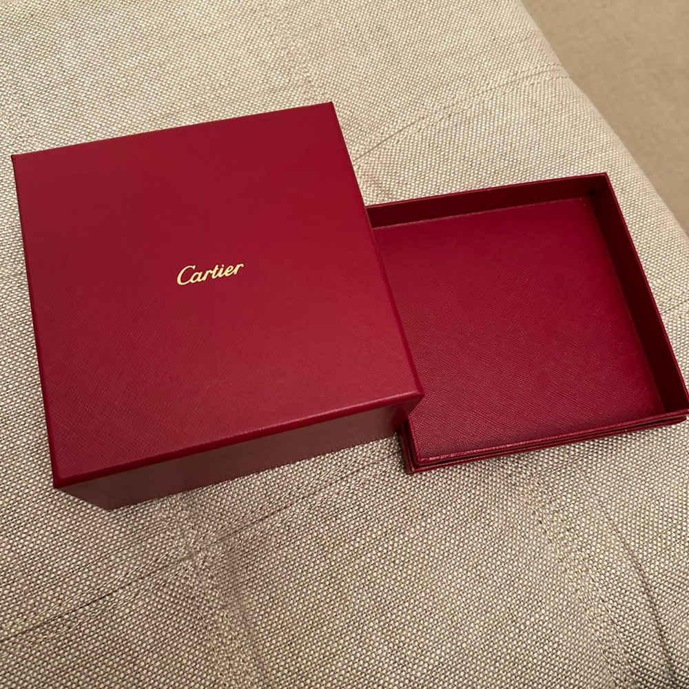Cartier box of lid